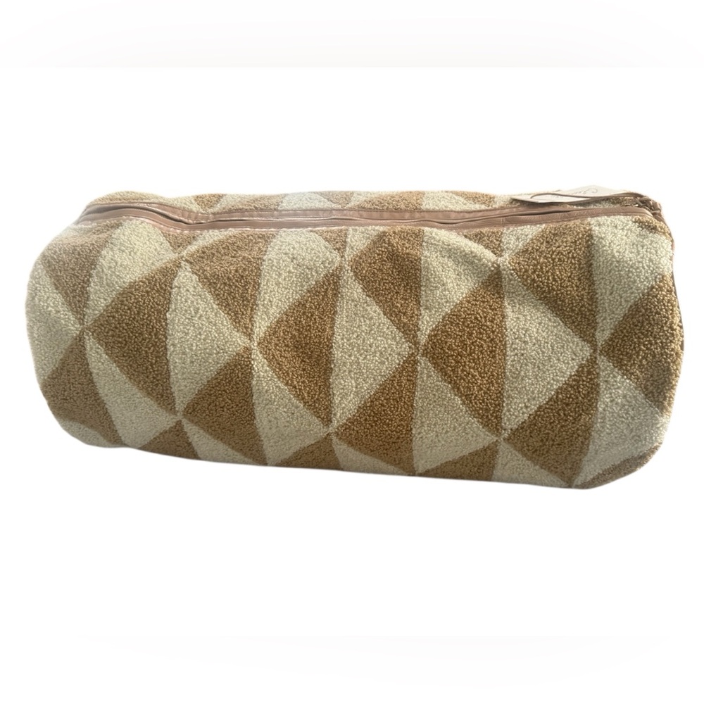NWT Cleobella Neutral Geometric Duffel bag– Hand-Carry Style